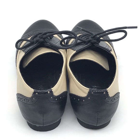 CALL IT SRING CREAM & BLACK VEGAN LACE UP LOAFER - Picture 5 of 8